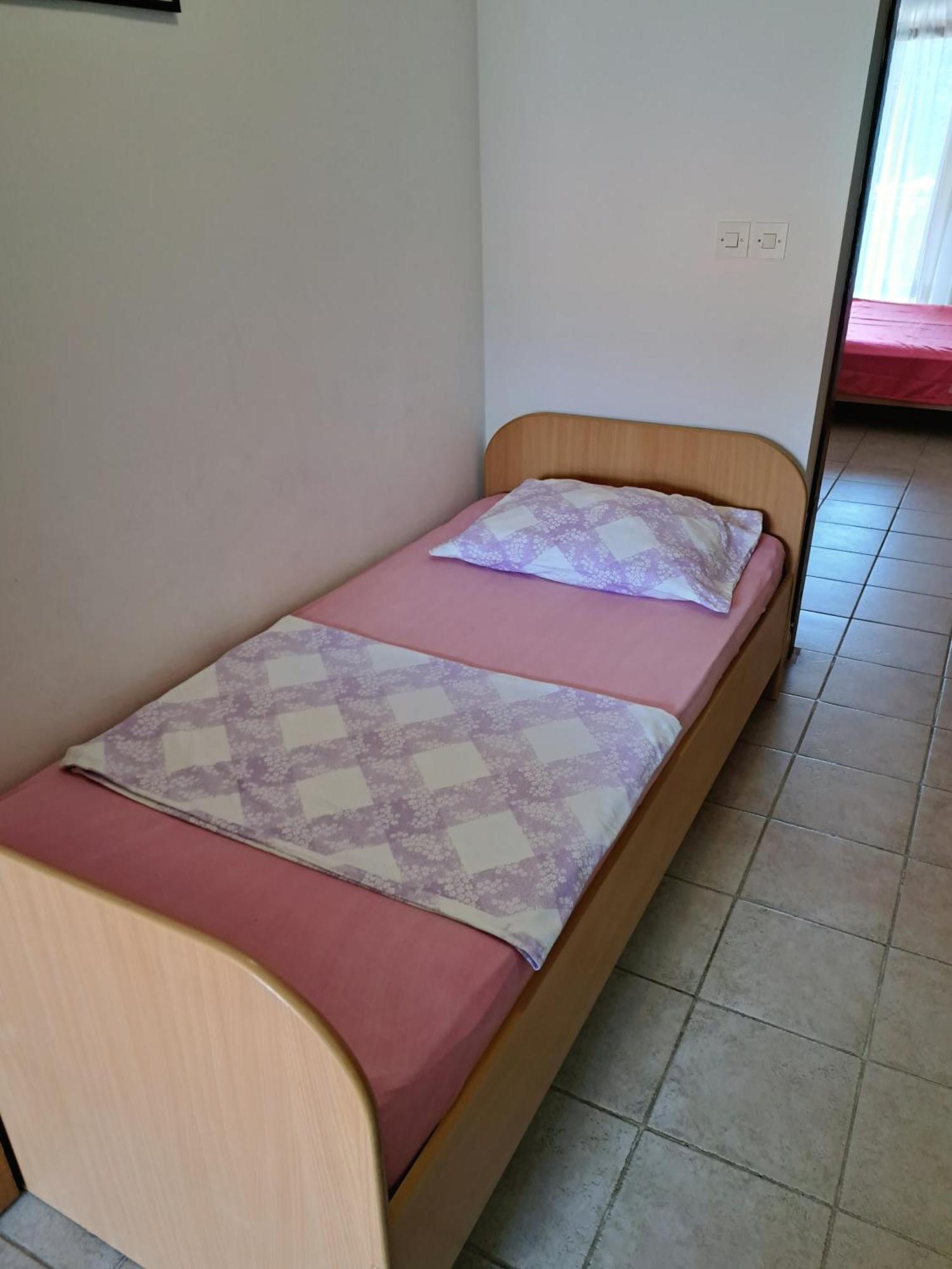 Apartments 1000 Flowers Stari Grad  Chambre photo