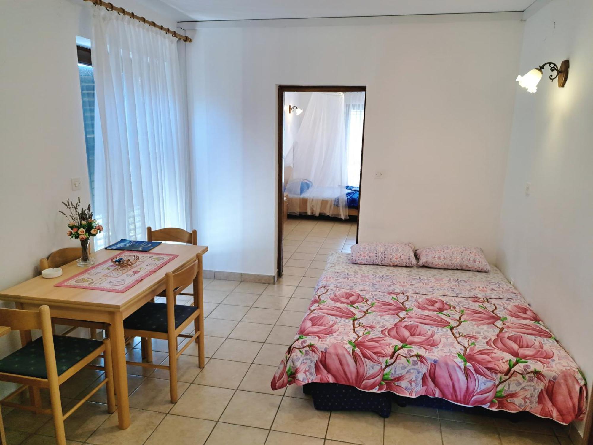 Apartments 1000 Flowers Stari Grad  Chambre photo