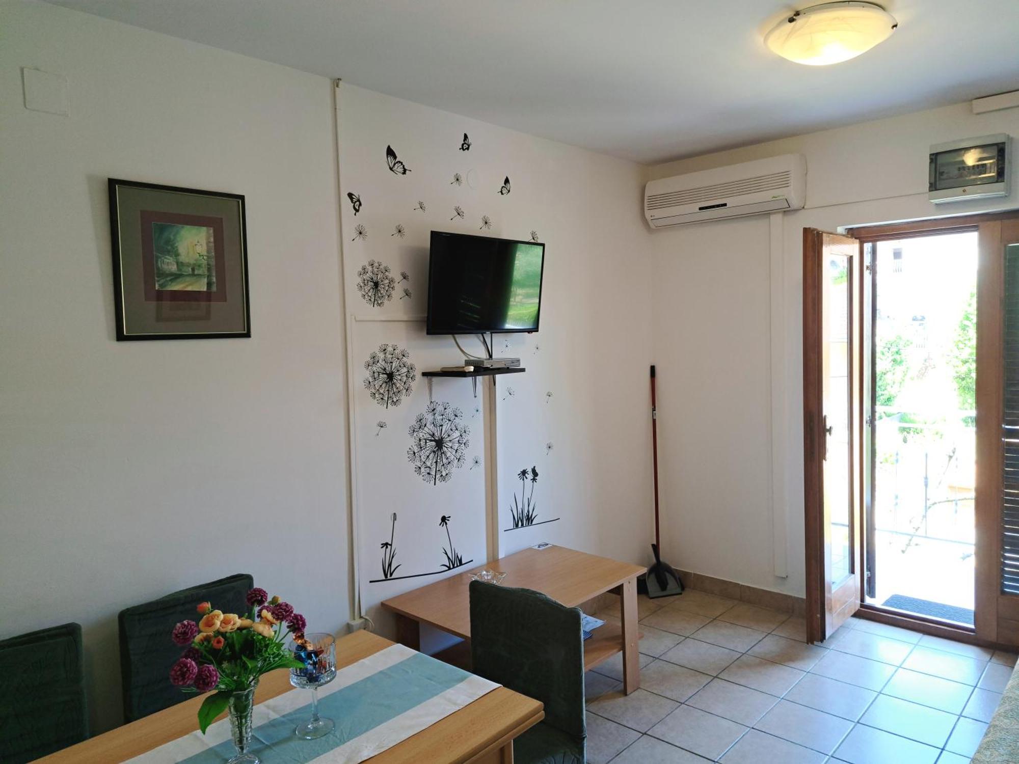 Apartments 1000 Flowers Stari Grad  Chambre photo