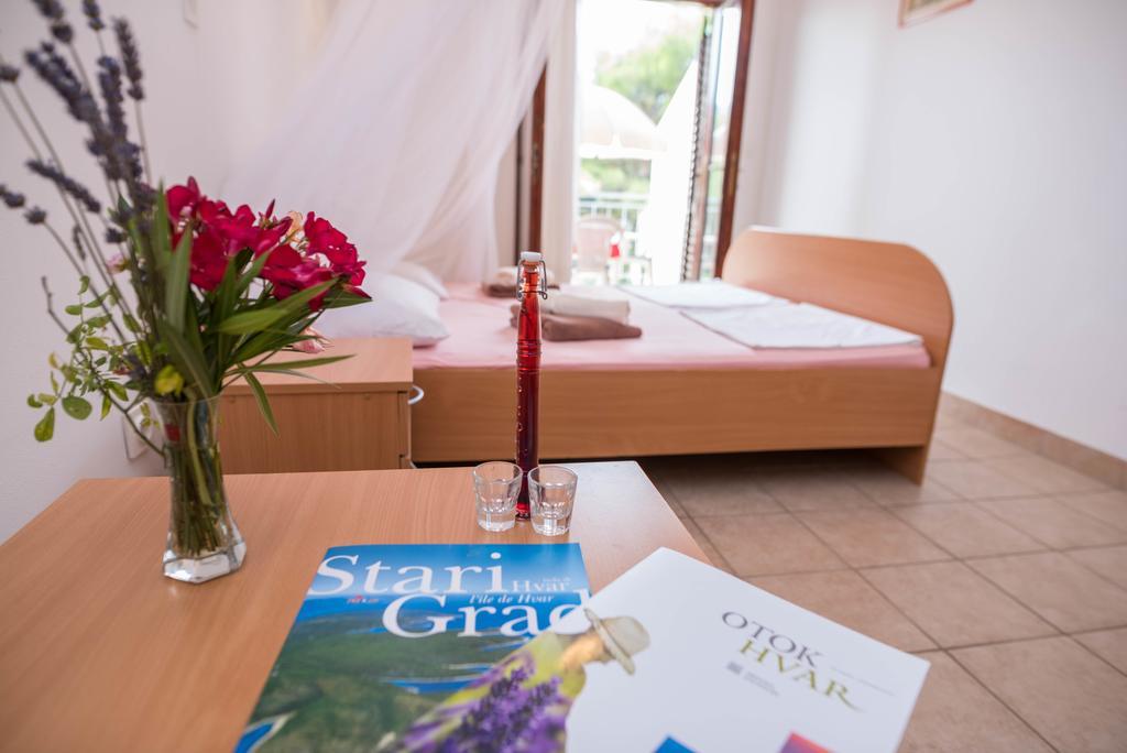 Apartments 1000 Flowers Stari Grad  Extérieur photo